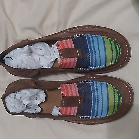 Women's Ariat cruiser colorful and comfy - Picture 2 of 10